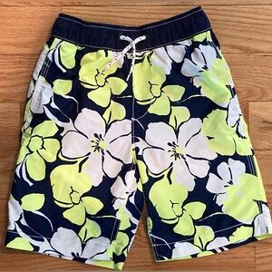 🟢2/$15 EUC Gap swim trunks, small 6-7, Navy, yellow & white floral pattern.